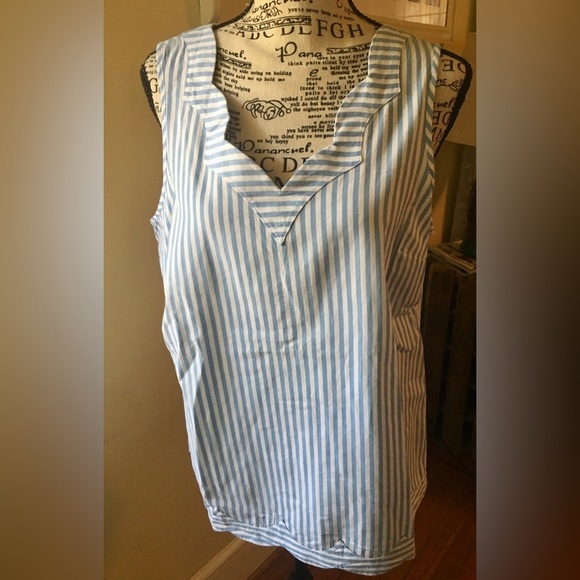 Crown & Ivy Sleeveless Blue Stripe Top - Picture 1 of 5